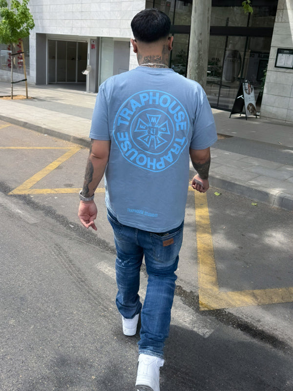 EMPTY. Blue tshirt